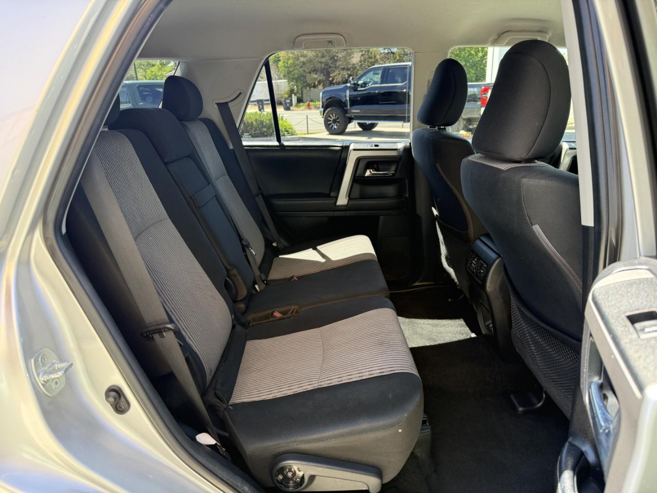 Toyota 4Runner SR5 4WD (Natl) 2021
