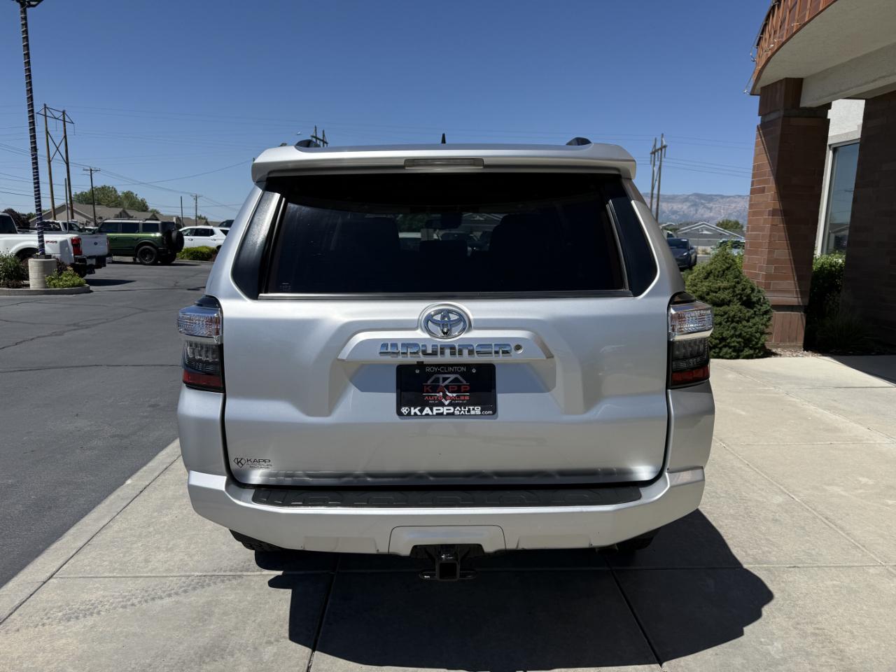 Toyota 4Runner SR5 4WD (Natl) 2021