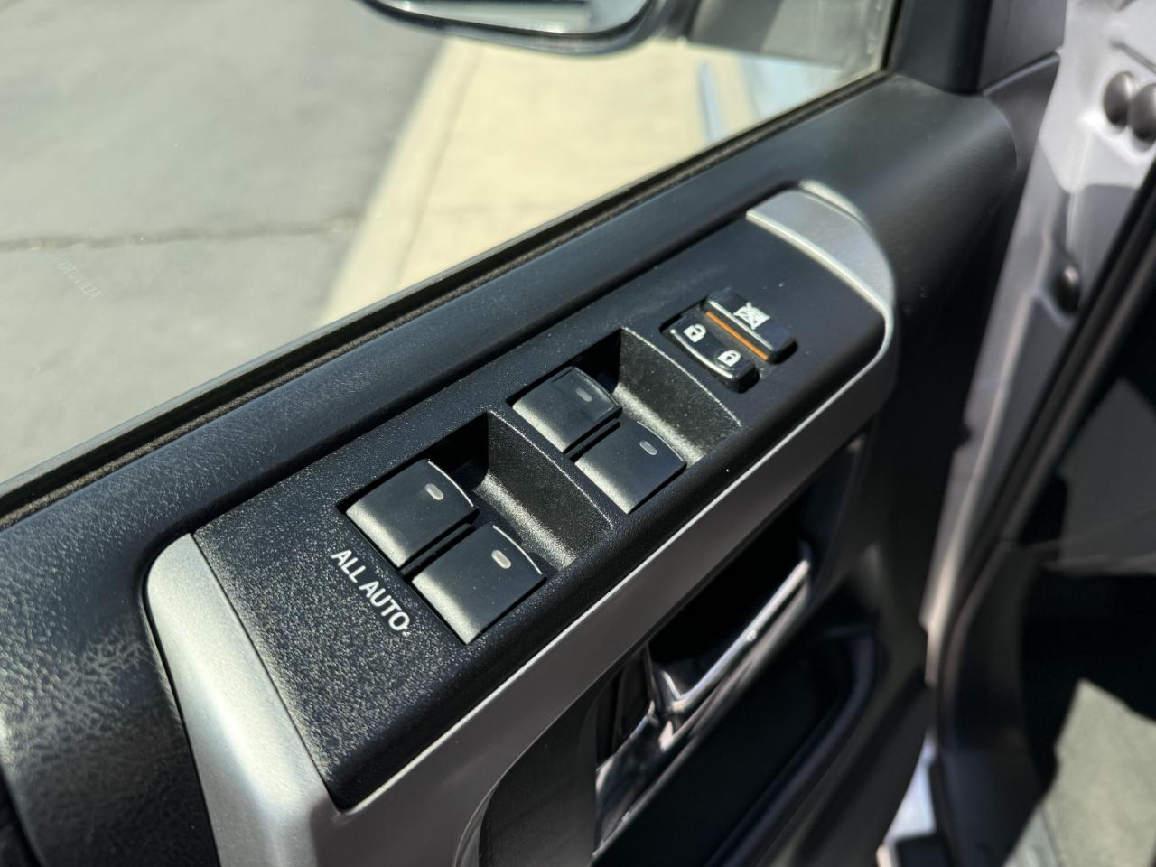 Toyota 4Runner SR5 4WD (Natl) 2021