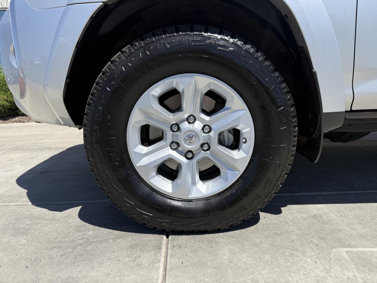Toyota 4Runner SR5 4WD (Natl) 2021