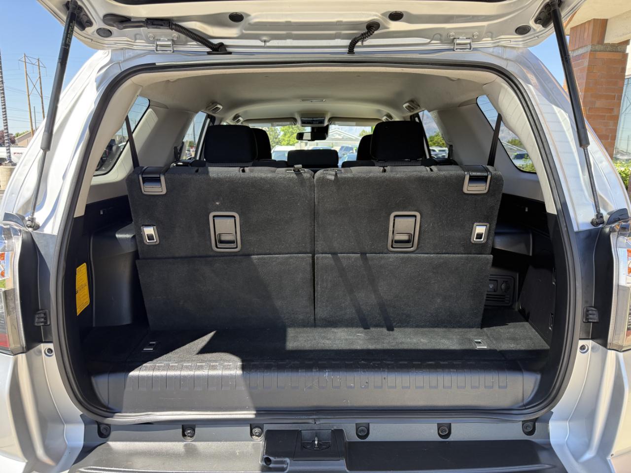Toyota 4Runner SR5 4WD (Natl) 2021
