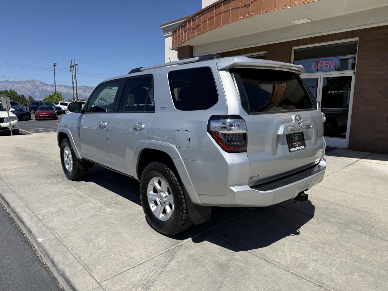 Toyota 4Runner SR5 4WD (Natl) 2021