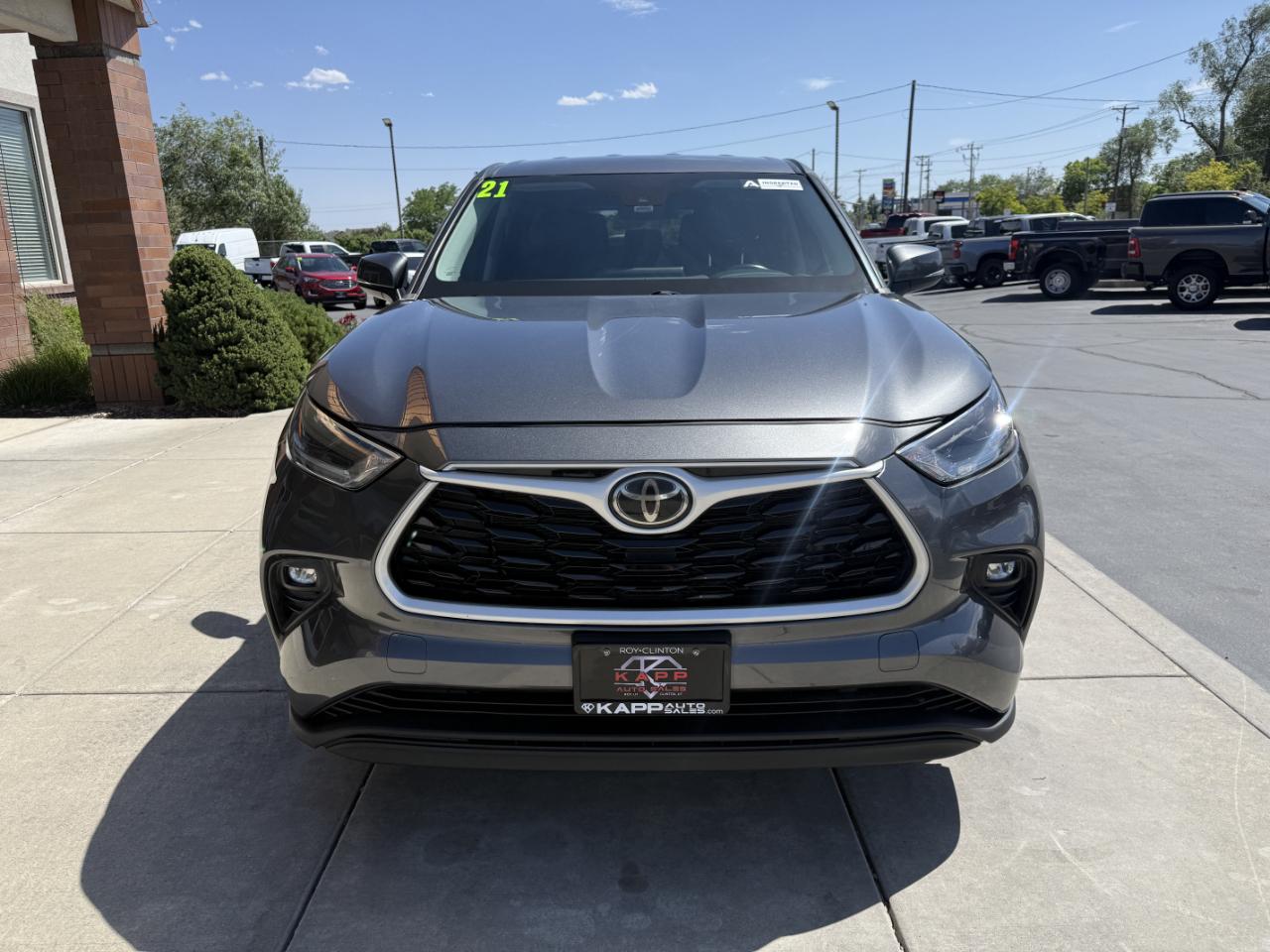 Toyota Highlander LE AWD (Natl) 2021