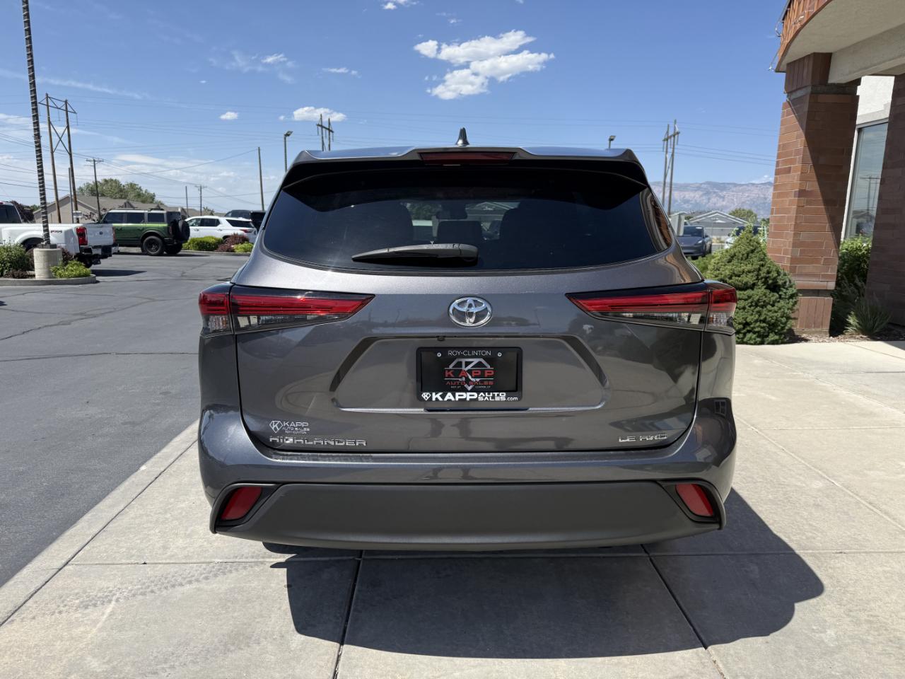Toyota Highlander LE AWD (Natl) 2021