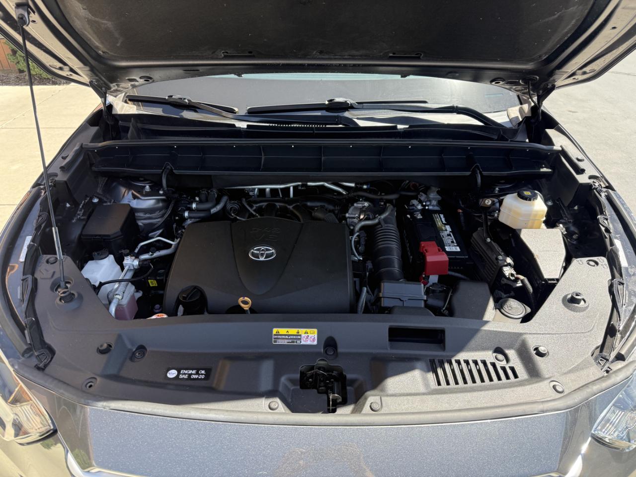 Toyota Highlander LE AWD (Natl) 2021