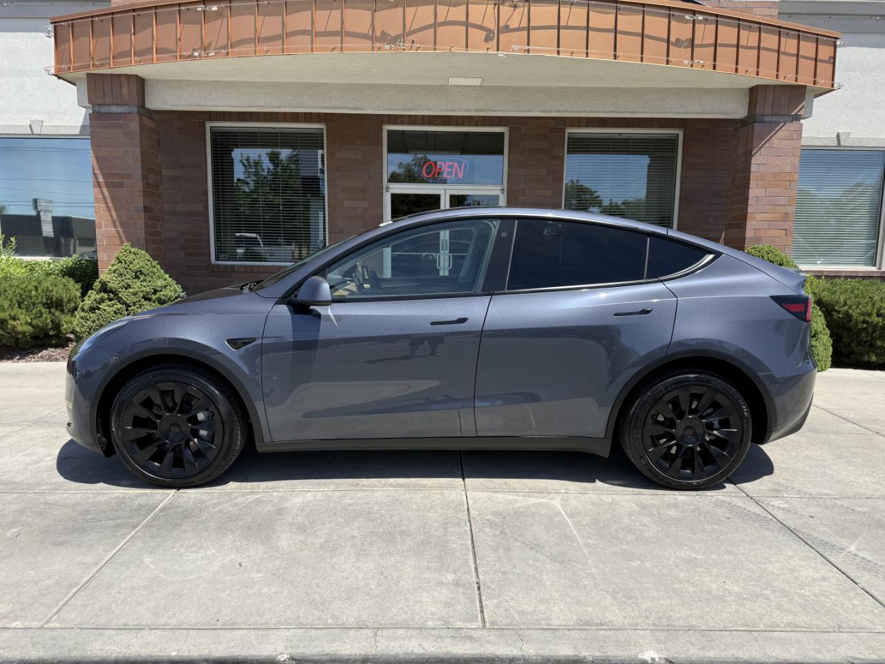Tesla Model Y Long Range AWD 2023