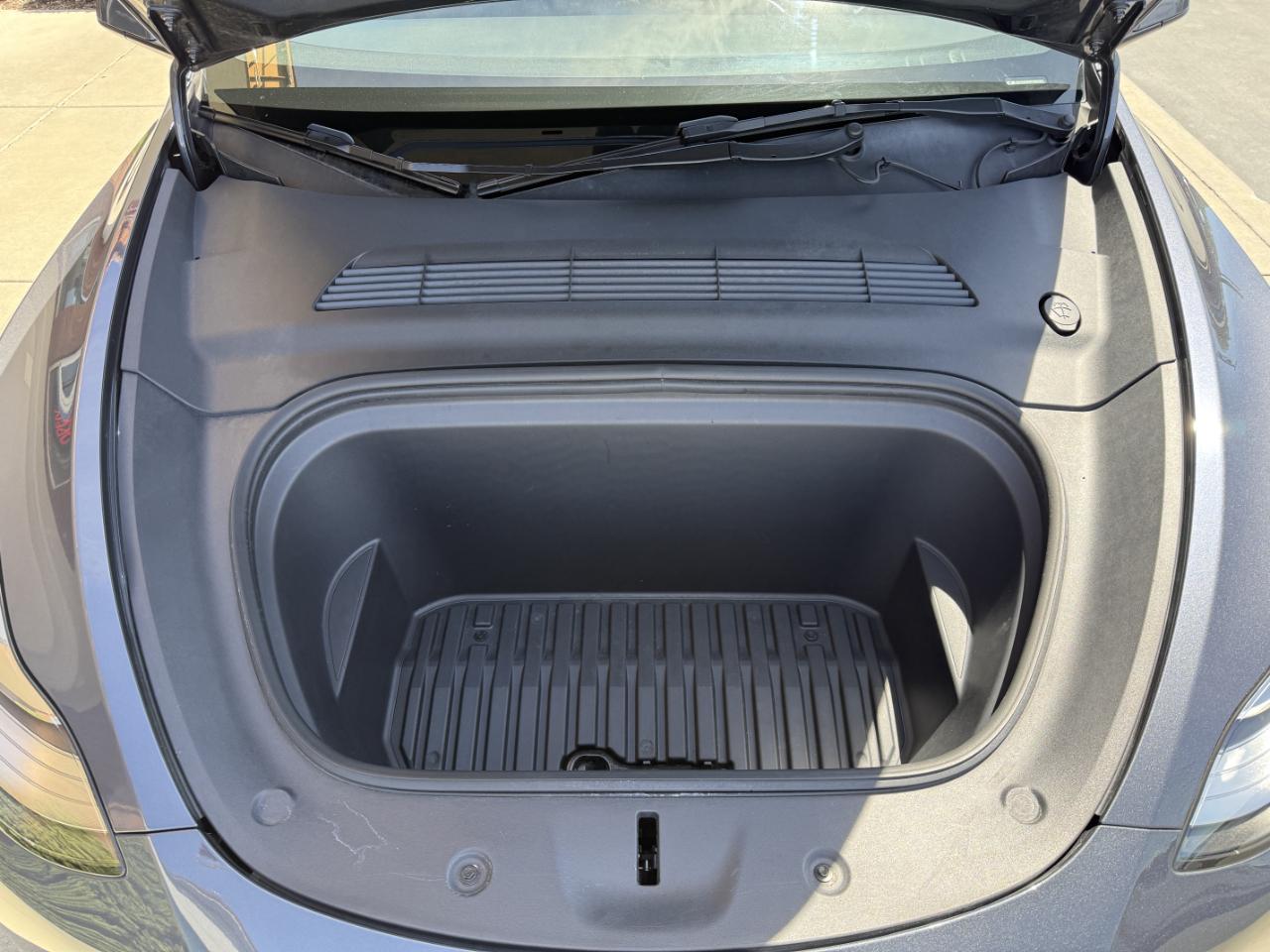 Tesla Model Y Long Range AWD 2023