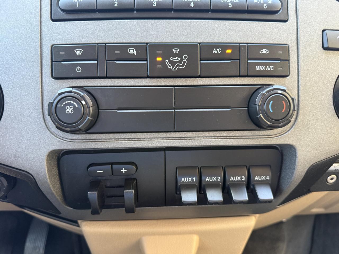 Ford Super Duty F-350 SRW 4WD Crew Cab 156" XLT 2011