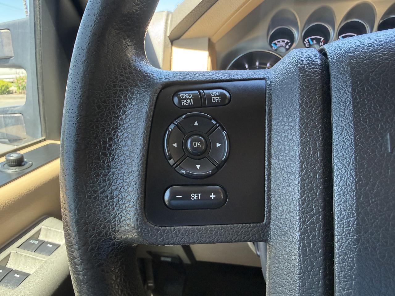Ford Super Duty F-350 SRW 4WD Crew Cab 156" XLT 2011
