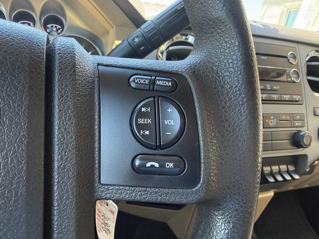 Ford Super Duty F-350 SRW 4WD Crew Cab 156" XLT 2011