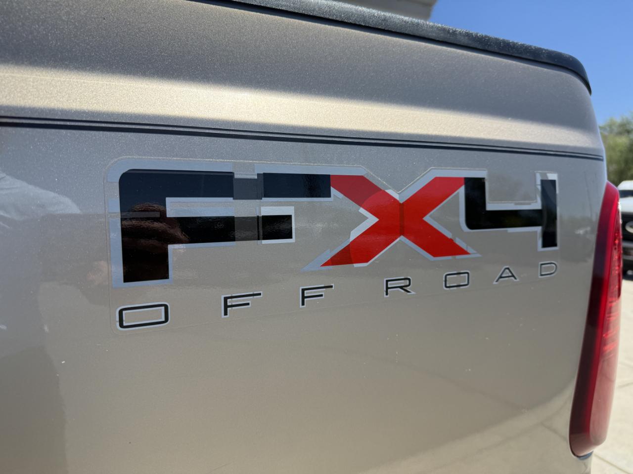 Ford Super Duty F-350 SRW 4WD Crew Cab 156" XLT 2011