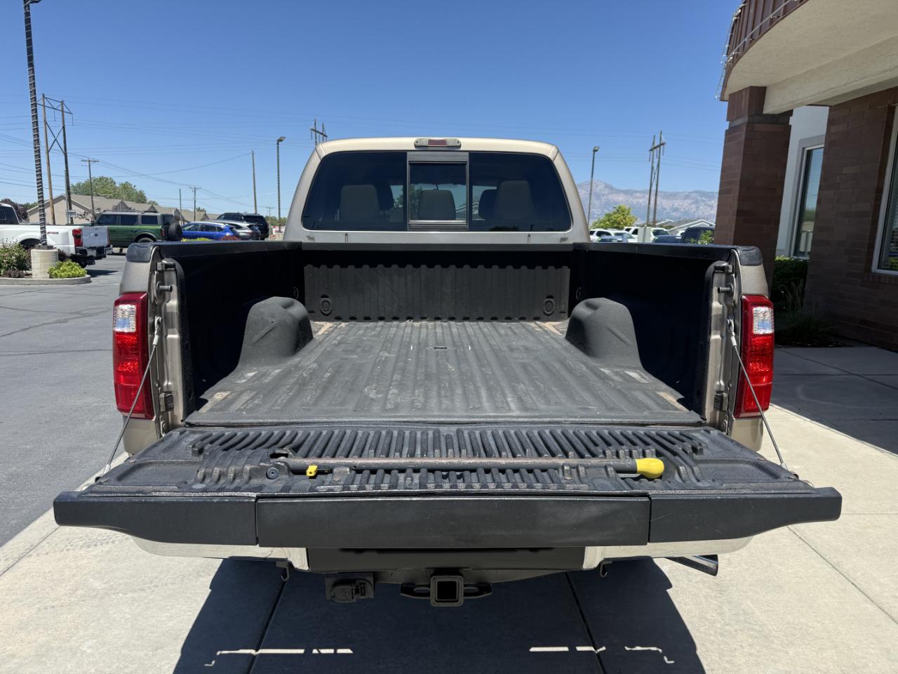 Ford Super Duty F-350 SRW 4WD Crew Cab 156" XLT 2011