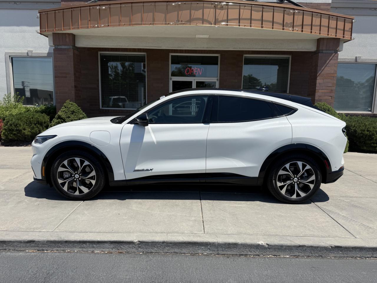 Ford Mustang Mach-E Premium AWD 2023