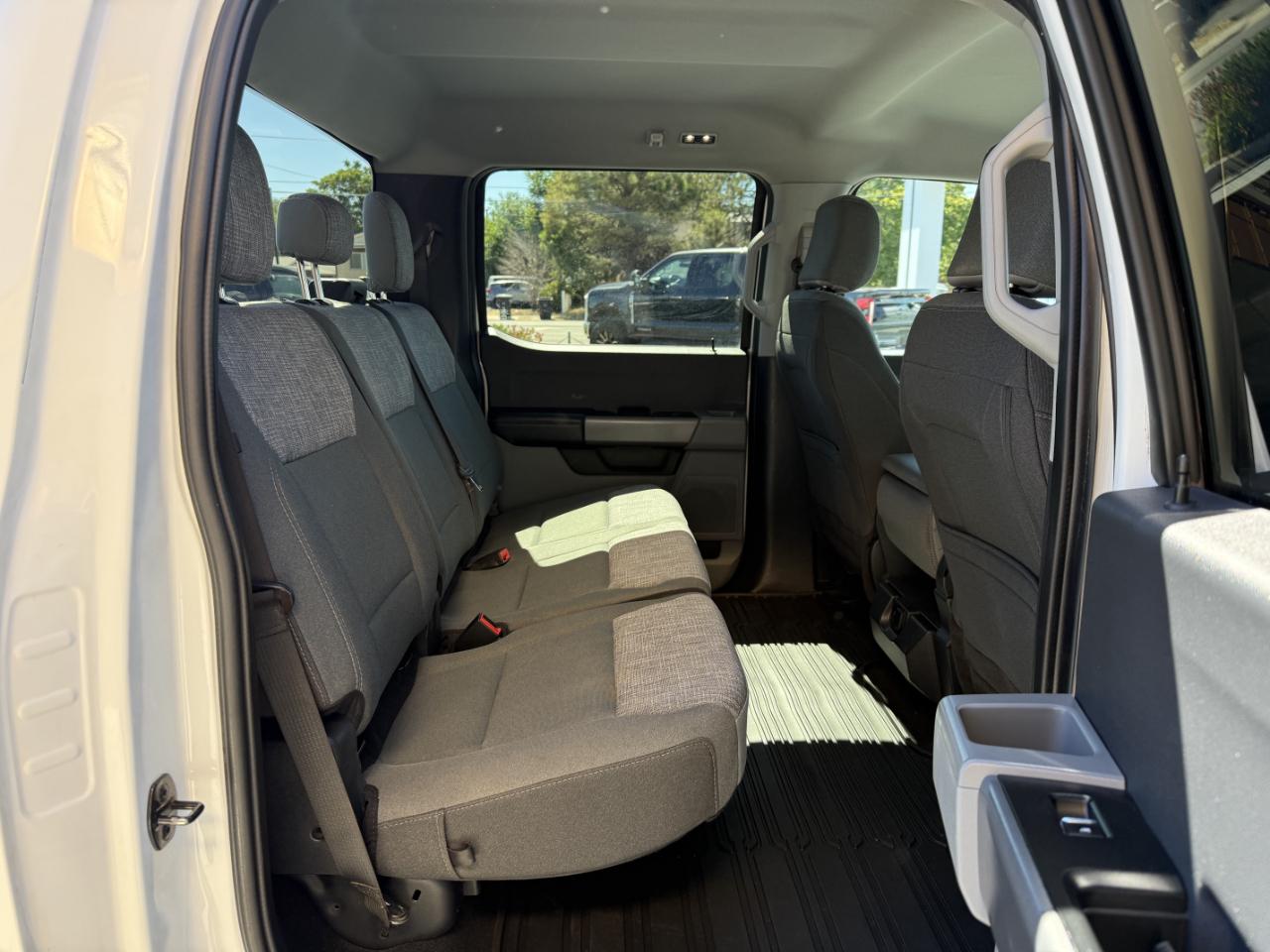 Ford Super Duty F-350 SRW XLT 4WD Crew Cab 8' Box 2023