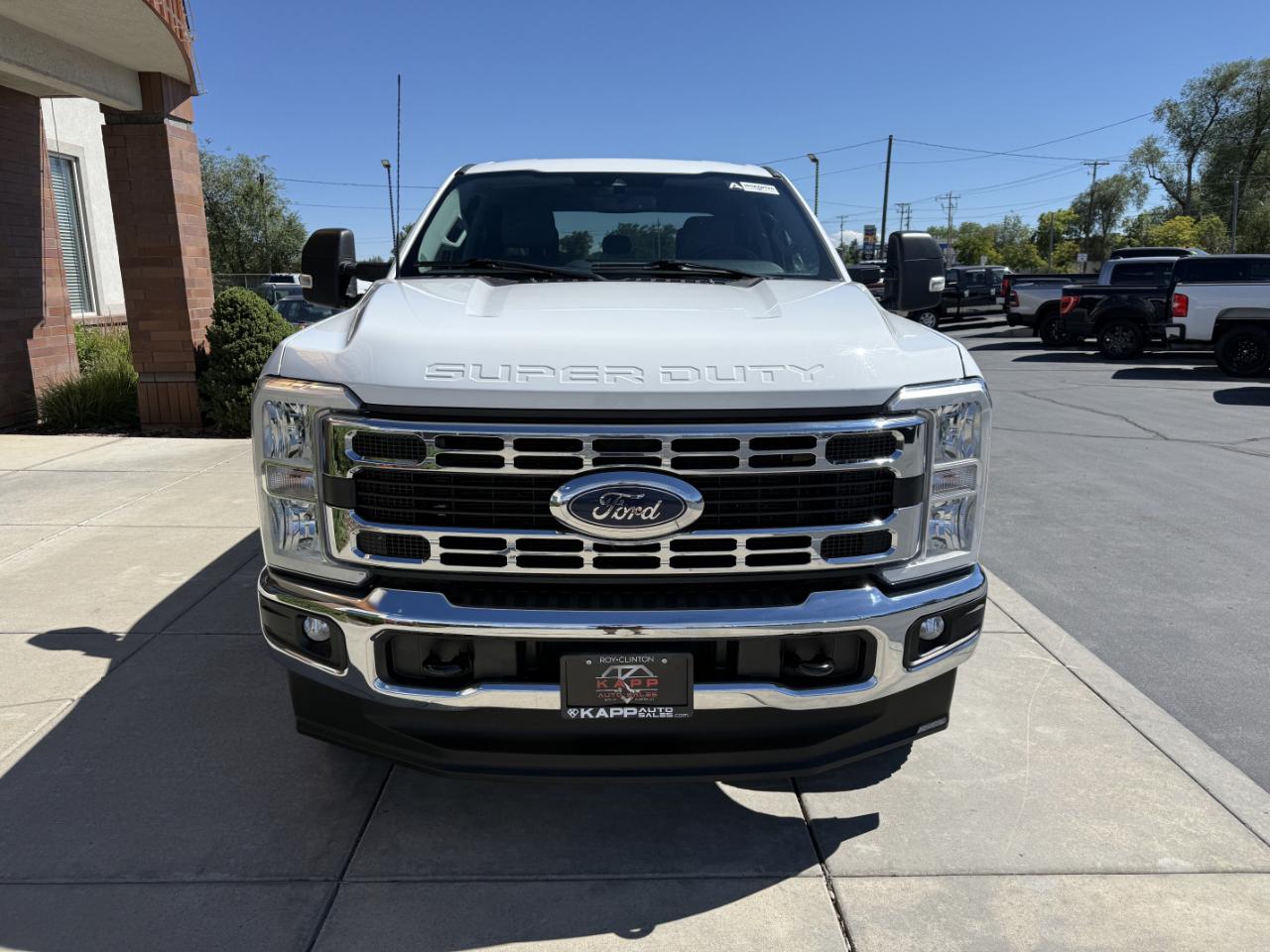 Ford Super Duty F-350 SRW XLT 4WD Crew Cab 8' Box 2023