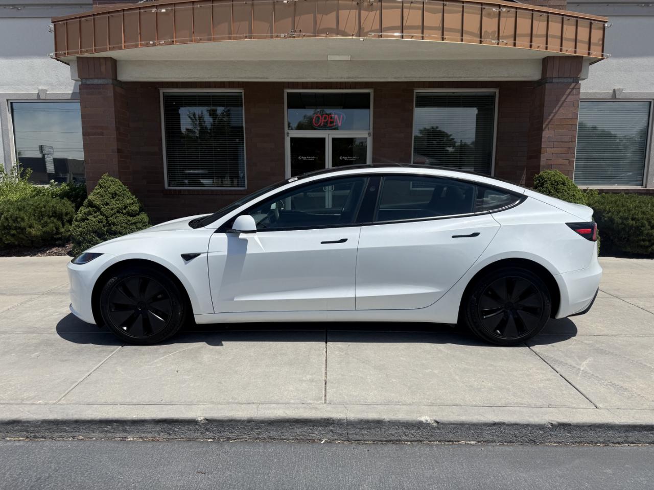 Tesla Model 3 Long Range AWD 2024