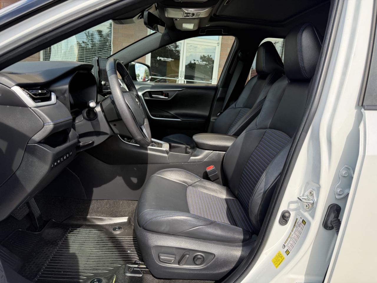 Toyota RAV4 Hybrid XSE AWD (Natl) 2023