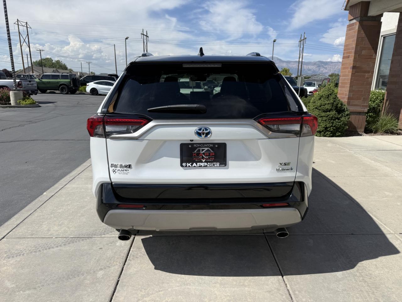 Toyota RAV4 Hybrid XSE AWD (Natl) 2023