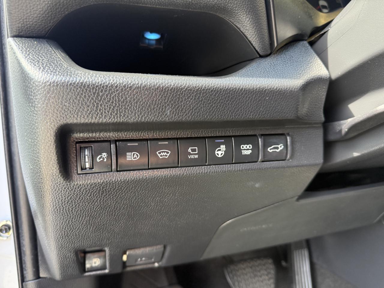 Toyota RAV4 Hybrid XSE AWD (Natl) 2023