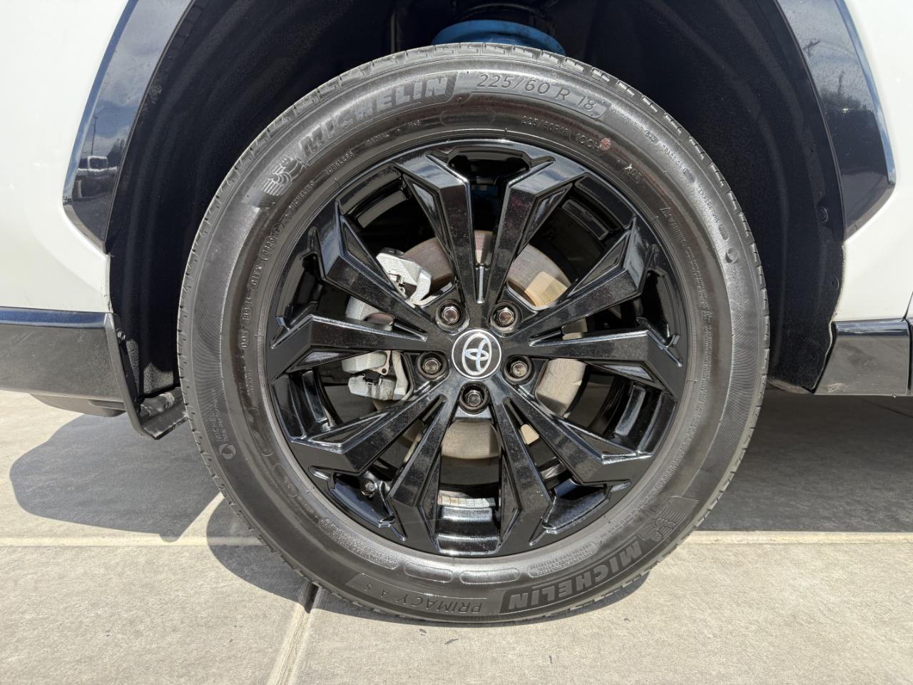 Toyota RAV4 Hybrid XSE AWD (Natl) 2023