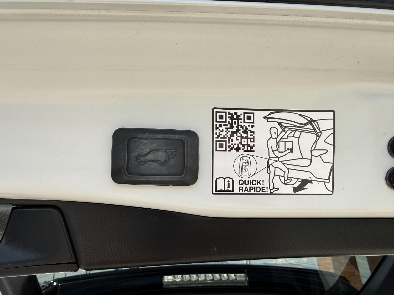 Toyota RAV4 Hybrid XSE AWD (Natl) 2023