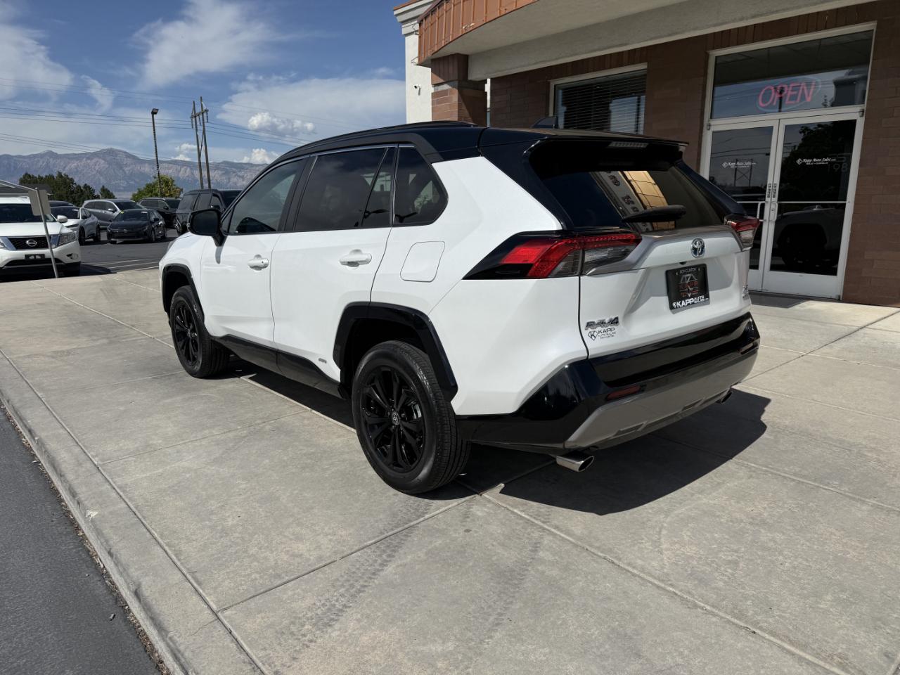 Toyota RAV4 Hybrid XSE AWD (Natl) 2023