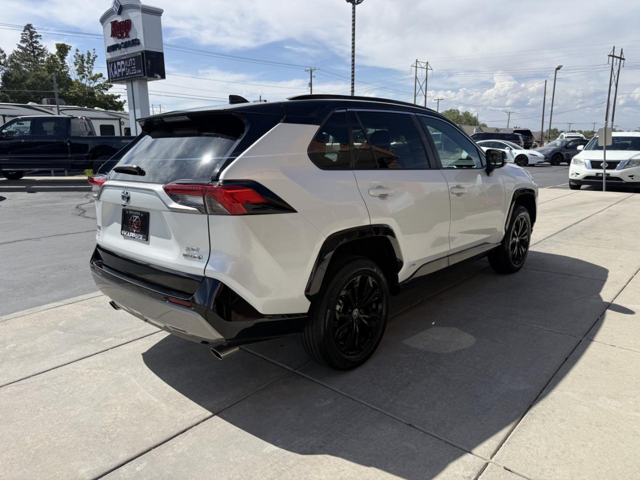 Toyota RAV4 Hybrid XSE AWD (Natl) 2023