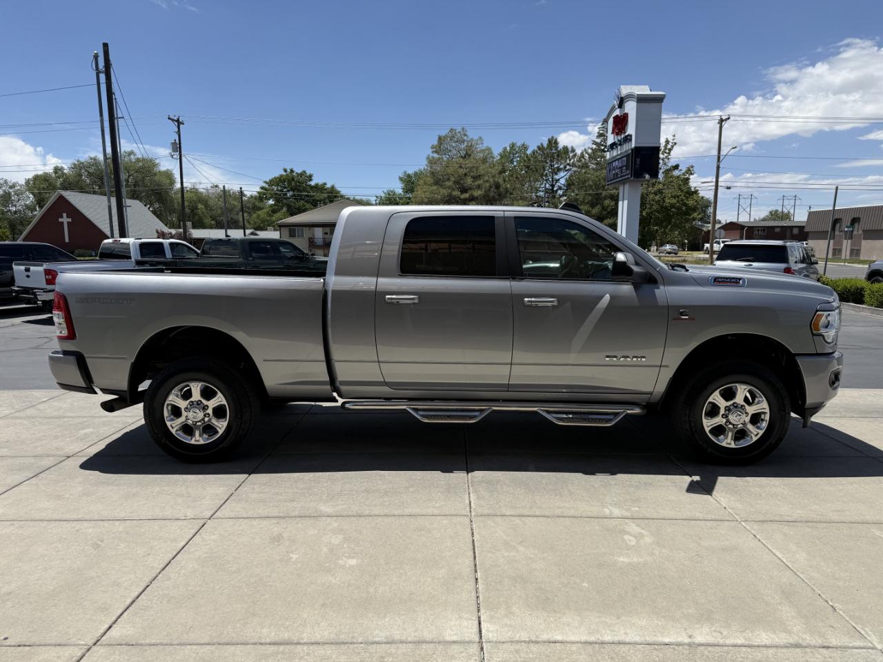 RAM 3500 Big Horn 4x4 Mega Cab 6'4" Box 2019