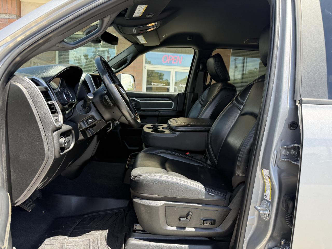 RAM 3500 Big Horn 4x4 Mega Cab 6'4" Box 2019