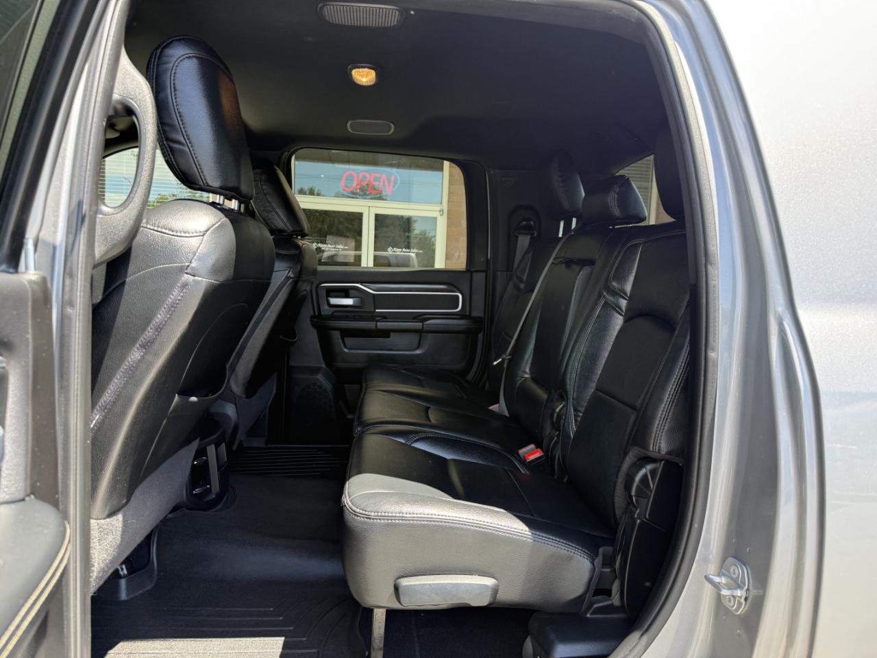 RAM 3500 Big Horn 4x4 Mega Cab 6'4" Box 2019