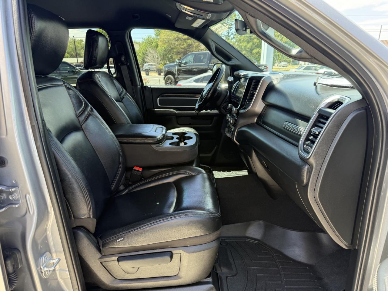 RAM 3500 Big Horn 4x4 Mega Cab 6'4" Box 2019