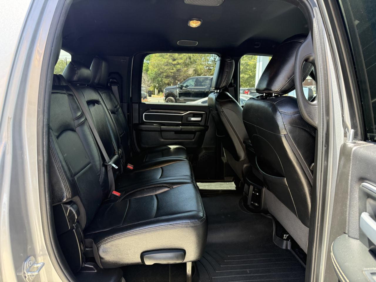 RAM 3500 Big Horn 4x4 Mega Cab 6'4" Box 2019