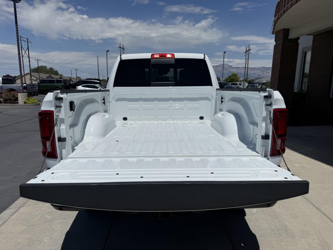 RAM 2500 Laramie 4x4 Crew Cab 6'4" Box 2026