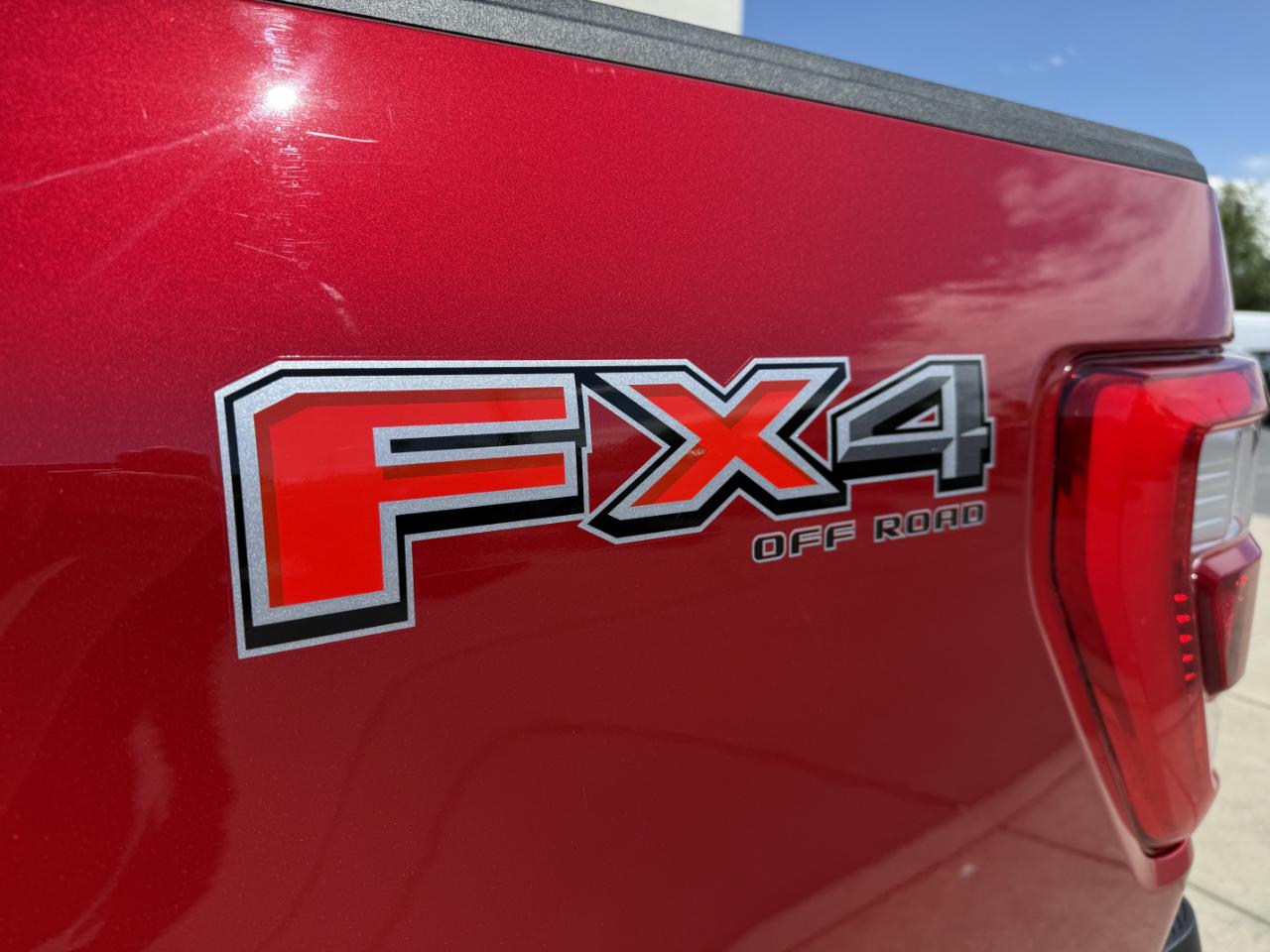 Ford F-150 Lariat 4WD SuperCrew 6.5' Box 2023