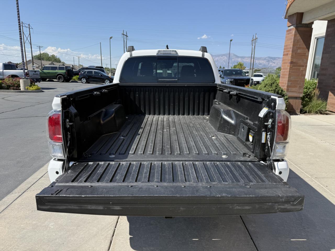 Toyota Tacoma 4WD TRD Off Road Double Cab 6' Bed V6 AT (Natl) 2020