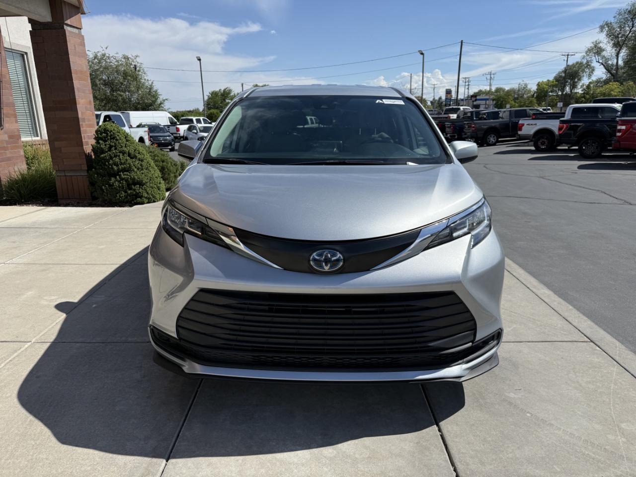 Toyota Sienna LE FWD 8-Passenger (Natl) 2022
