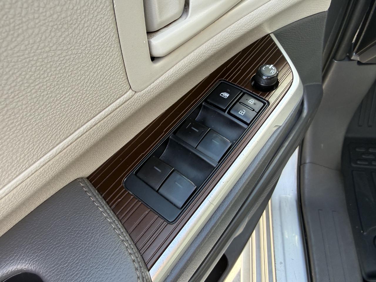 Toyota Sienna LE FWD 8-Passenger (Natl) 2022