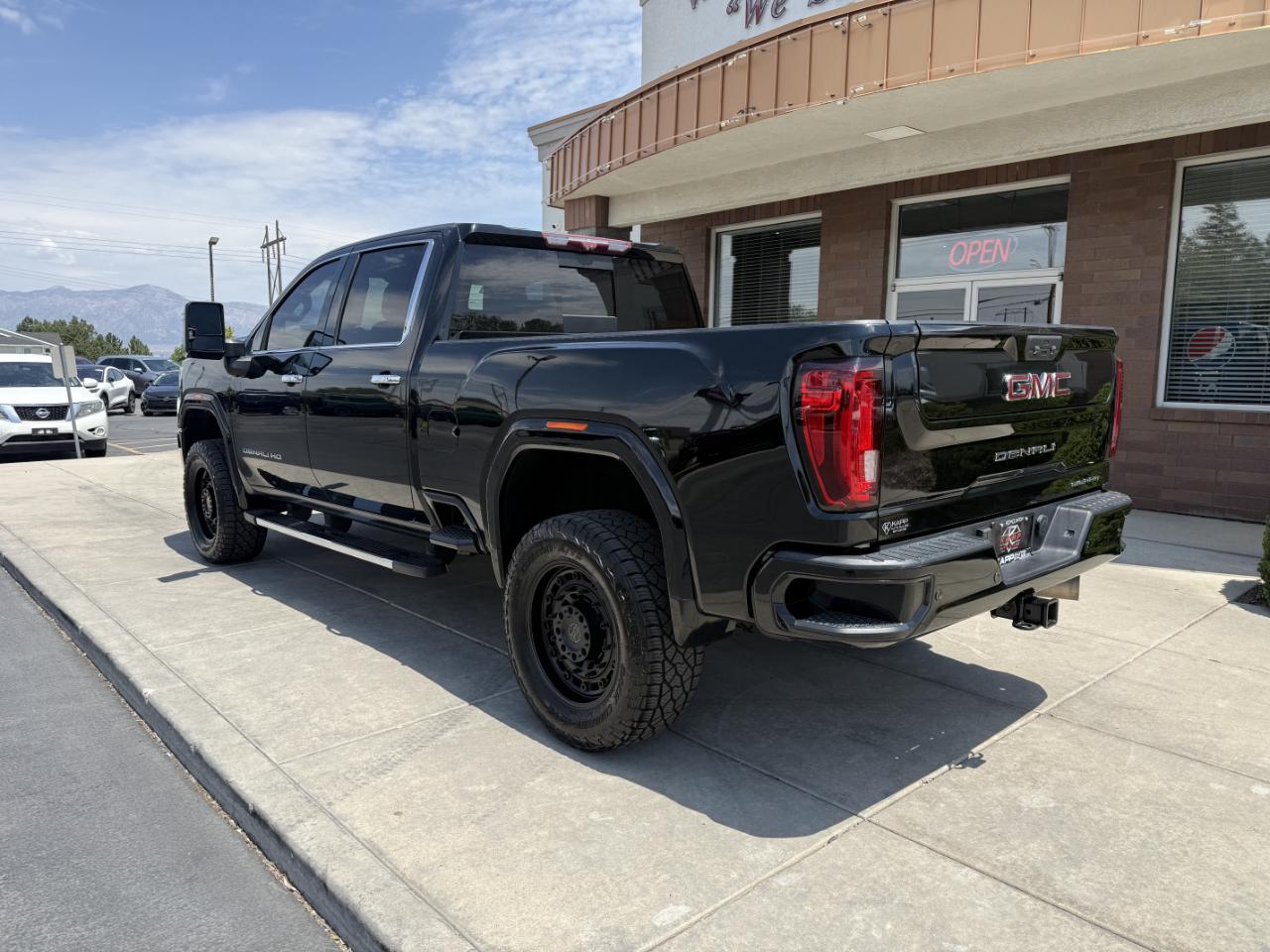 GMC Sierra 3500HD 4WD Crew Cab 159" Denali 2020