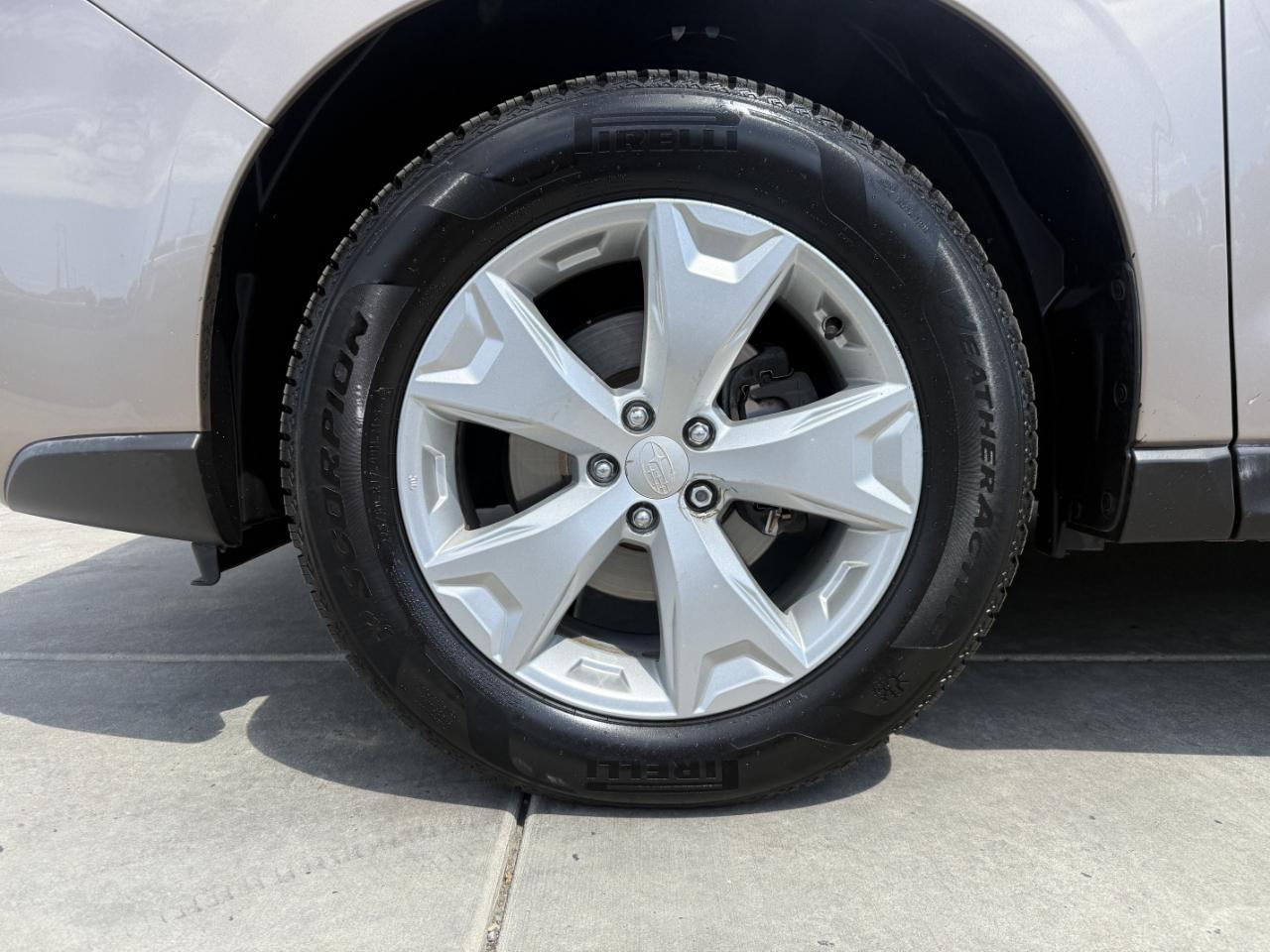 Subaru Forester 4dr Auto 2.5i Touring PZEV 2014