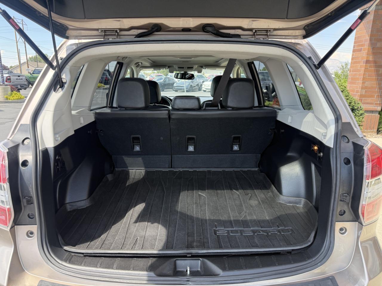 Subaru Forester 4dr Auto 2.5i Touring PZEV 2014