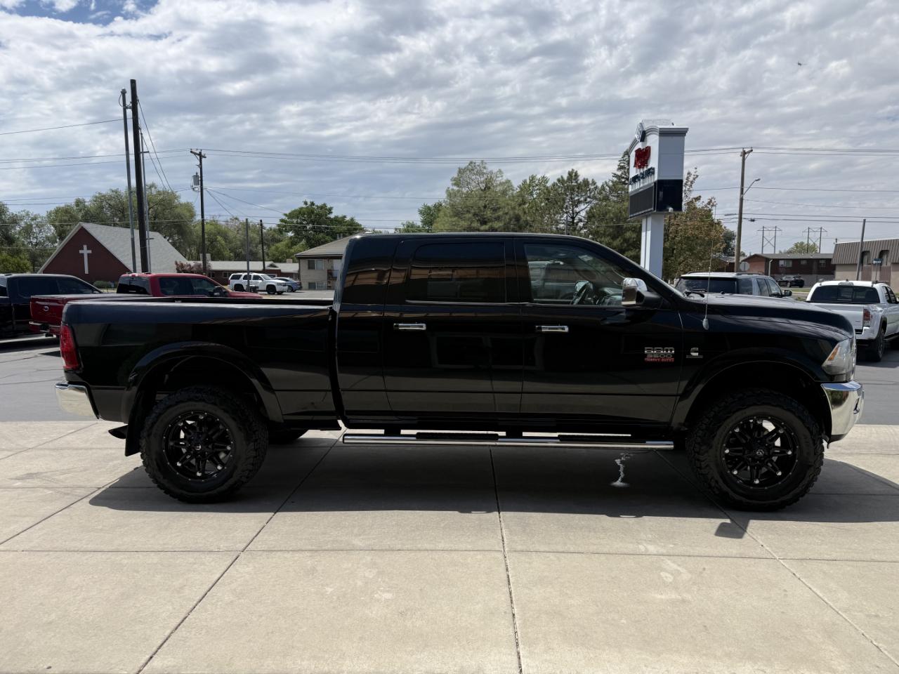 RAM 3500 4WD Mega Cab 160.5" Laramie 2012