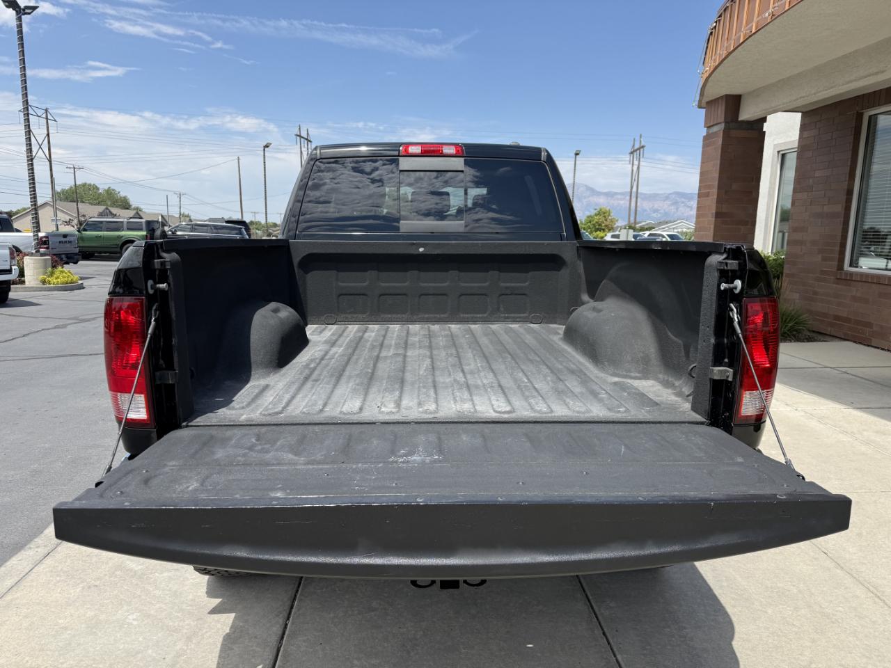 RAM 3500 4WD Mega Cab 160.5" Laramie 2012