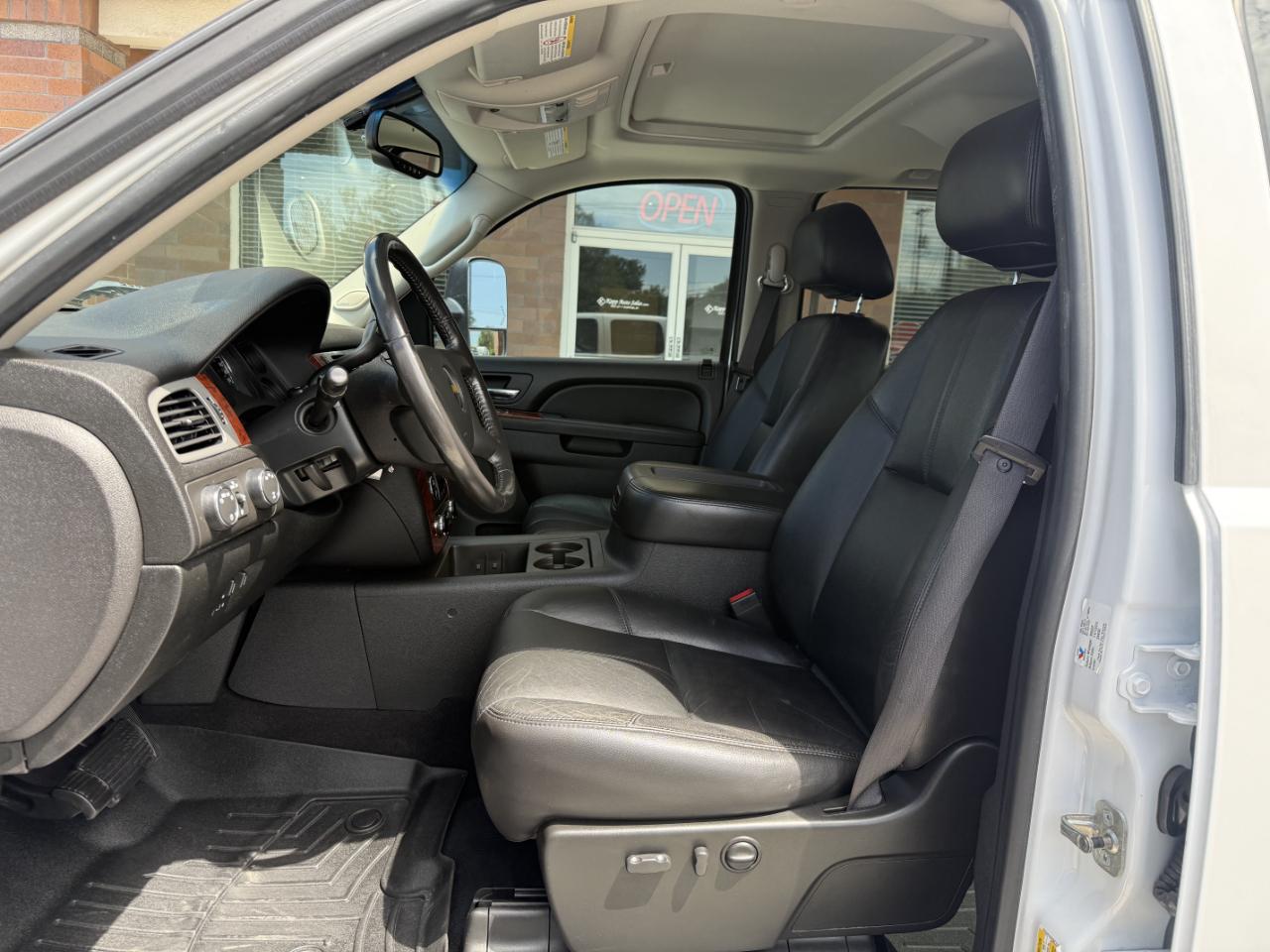 Chevrolet Silverado 3500HD 4WD Crew Cab 167.7" DRW LTZ 2011