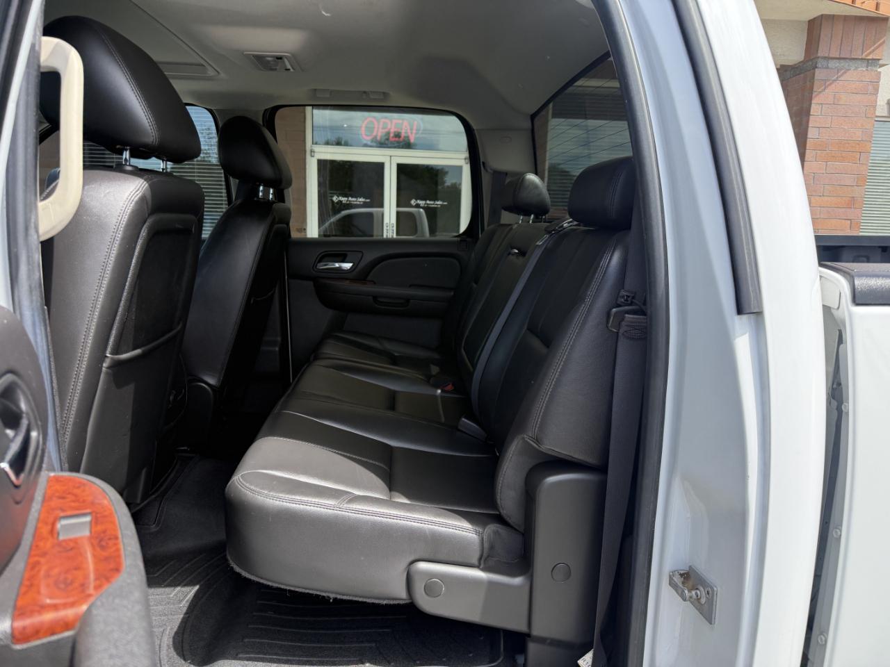 Chevrolet Silverado 3500HD 4WD Crew Cab 167.7" DRW LTZ 2011