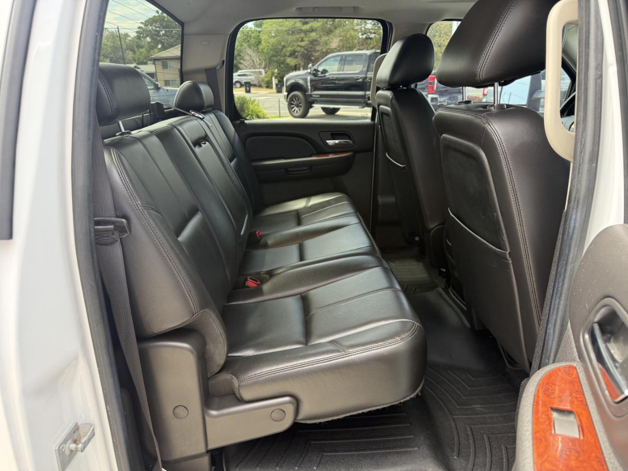 Chevrolet Silverado 3500HD 4WD Crew Cab 167.7" DRW LTZ 2011