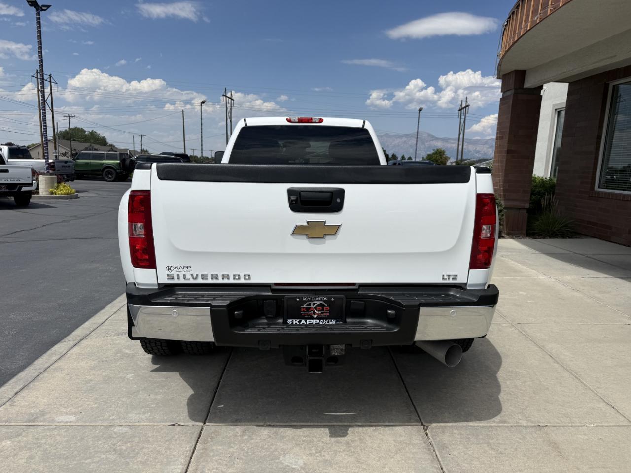 Chevrolet Silverado 3500HD 4WD Crew Cab 167.7" DRW LTZ 2011