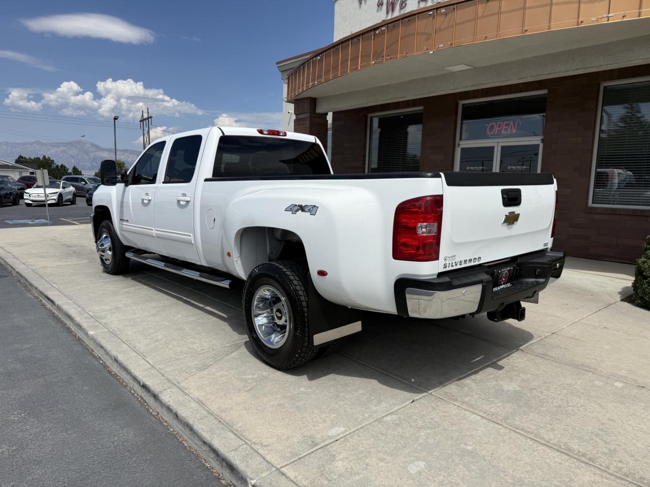 Chevrolet Silverado 3500HD 4WD Crew Cab 167.7" DRW LTZ 2011