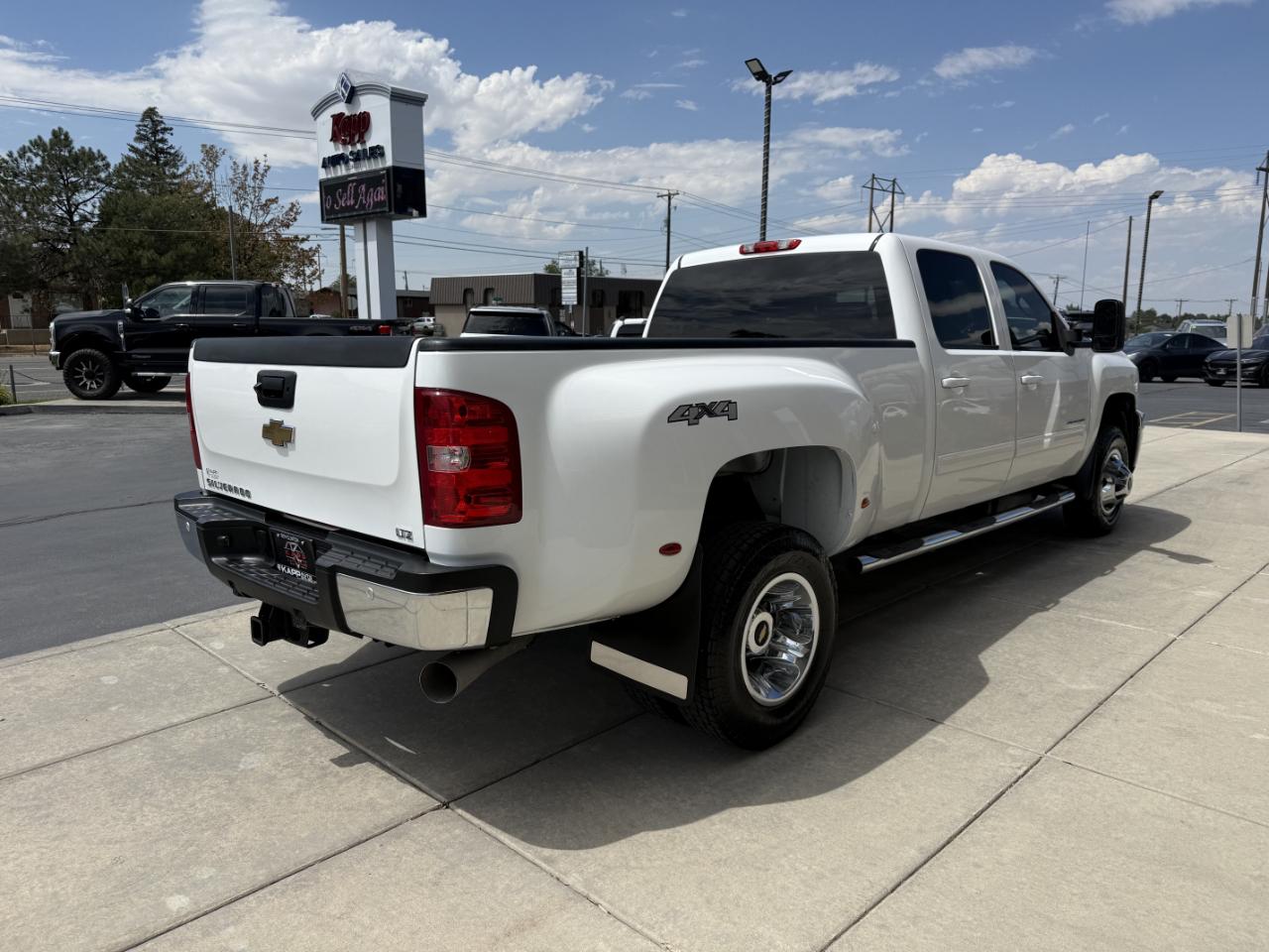 Chevrolet Silverado 3500HD 4WD Crew Cab 167.7" DRW LTZ 2011