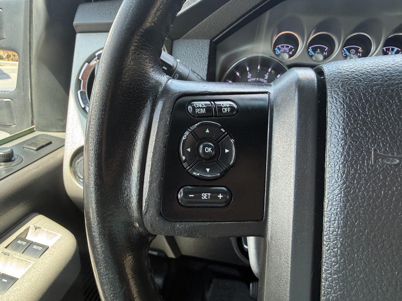Ford Super Duty F-250 SRW 4WD Crew Cab 156" Lariat 2015