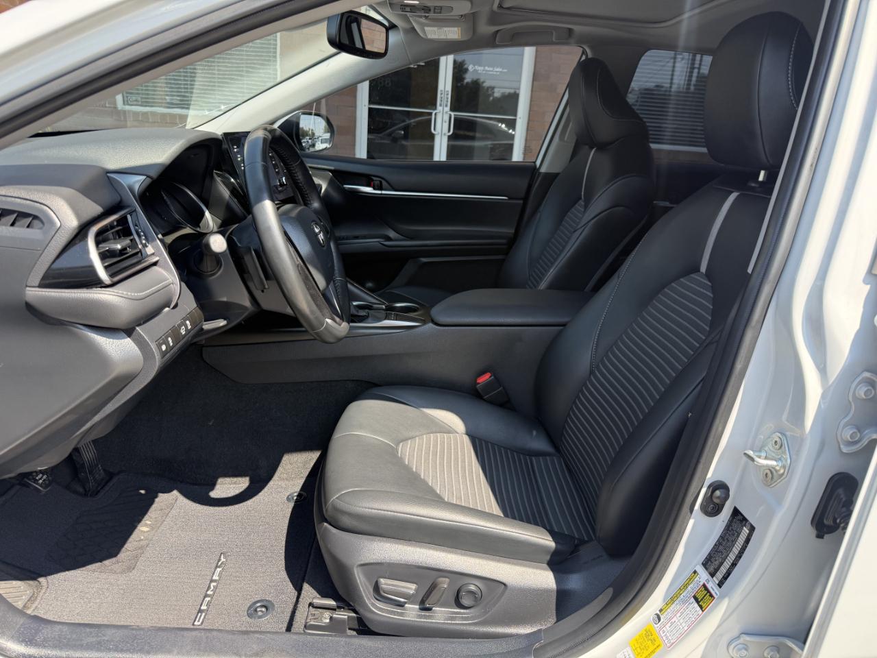 Toyota Camry SE Auto (Natl) 2023